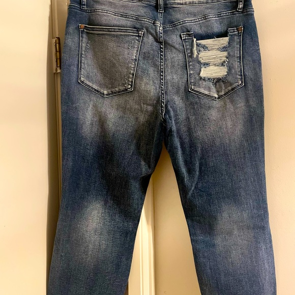 Never worn Judy Blue Jeans - Picture 4 of 4